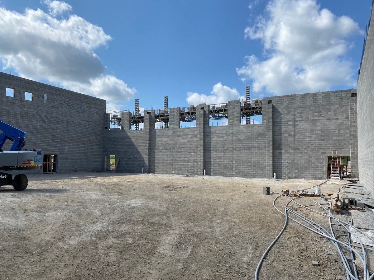rothbm74's tweet photo. Platte Purchase Middle School - The gym is nearly topped out and the Commons area slab on grade was poured today.  
@McCownGordon
 
@HollisandMiller
 #PCR3Proud https://t.co/esocVBREF2