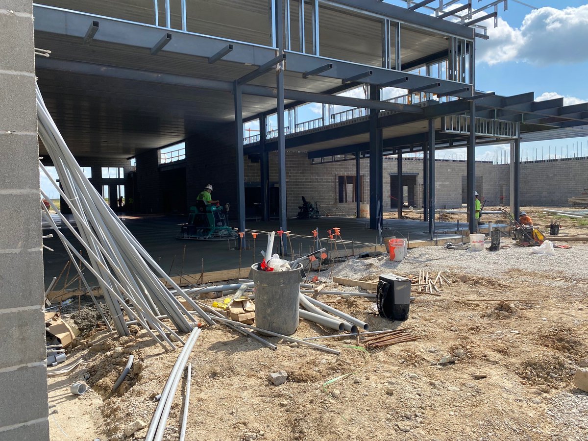 rothbm74's tweet photo. Platte Purchase Middle School - The gym is nearly topped out and the Commons area slab on grade was poured today.  
@McCownGordon
 
@HollisandMiller
 #PCR3Proud https://t.co/esocVBREF2