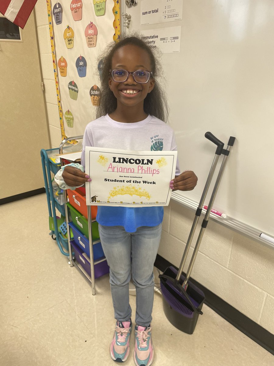 Angela Toro (@misstorowcs) on Twitter photo Presenting Arianna…our very first student of the week!! So proud of you! Keep on shining 💕
<a href="/warrenschools/">Warren City Schools</a> #LincolnPrideWCS Presenting Arianna…our very first student of the week!! So proud of you! Keep on shining 💕
<a href="/warrenschools/">Warren City Schools</a> #LincolnPrideWCS