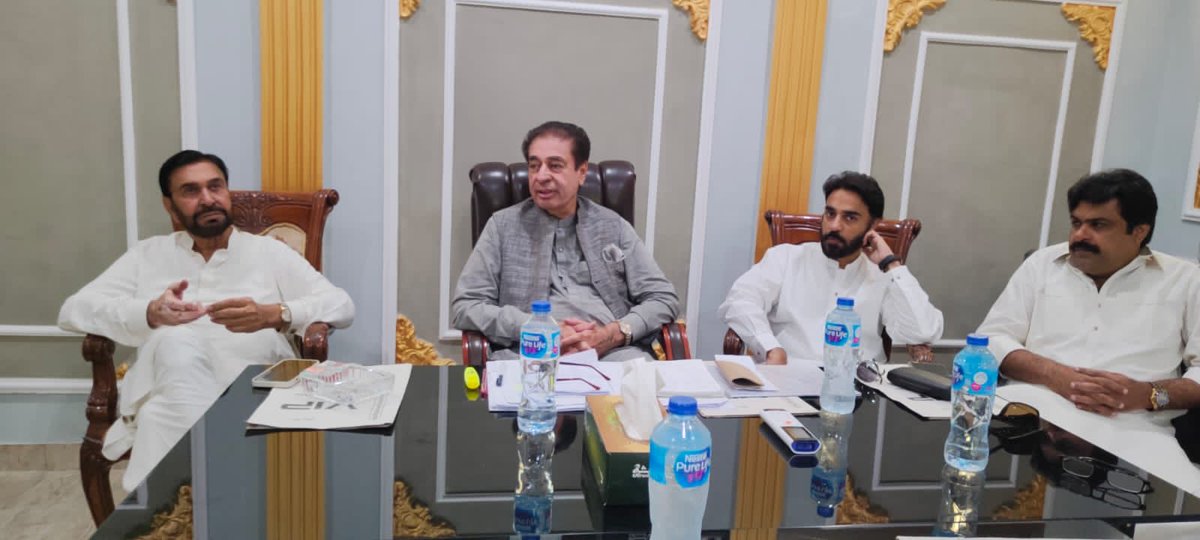 FatyanaRiaz's tweet photo. بہاولنگرحلقہ پی پی 241ضمنی انتخابات حوالہ سےاجلاس زیرصدارت ریاض فتیانہ چئیر مین الیکشن سیل تحریک انصاف، انتخاب کا جائزہ لیا گیا،ارکان اسمبلی وممتازشخصیات ملک مظفرخان، ممتازمتیانہ،اصغر شاہ،عبداللہ وینس، شوکت لالیکا، سید نذرشاہ،سید قلندر شاہ،طارق عثمان گدھوکا،راؤ اعجاز شریک ہوۓ۔ https://t.co/D5tOknADcN