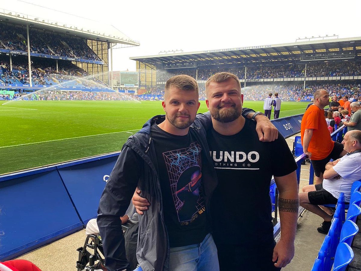 MundoClothing_'s tweet photo. Merseyside Derby last weekend 🔵🔴 https://t.co/fyC1QA7MDn