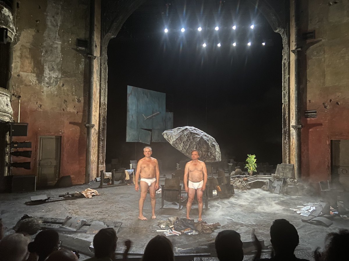 TardieuCh's tweet photo. Incroyable performance de Philippe Torreton et Vincent Garranget dans #Lazzi au ⁦@BouffesDuNord⁩ ! Et superbe hommage au cinéma ! https://t.co/ppDWKLPLO2
