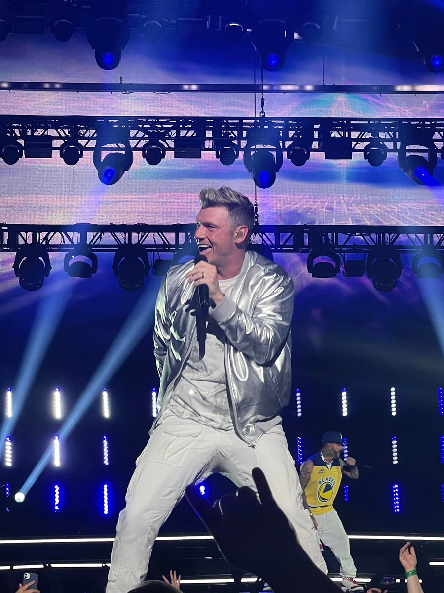 HeffernanCyrie's tweet photo. @nickcarter @Dr_Dude @backstreetboys You guys were absolutely amazing in Saskatoon!! https://t.co/FJdOJcolHU