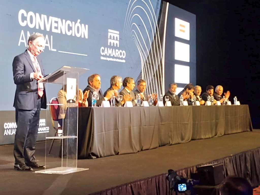 silvinafrana's tweet photo. La inversión pública del @GobSantaFe es una herramienta estratégica para construir y ejecutar obras que generen arraigo, equidad e inclusión. 

Con la presencia los ministros @gkatopodis, @jorgeferraresi participé de la Convención Anual de la @camarcoArg 2022 https://t.co/WUmu2Sjy86