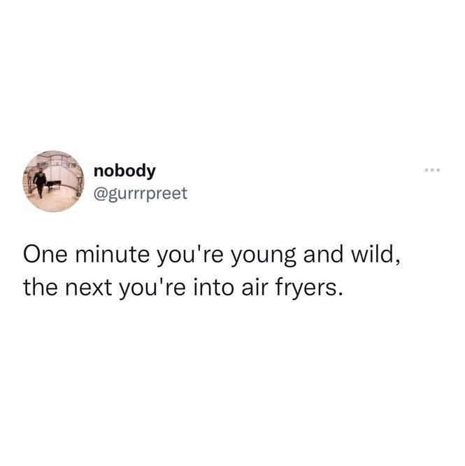 PrettyLittleThing tweet media