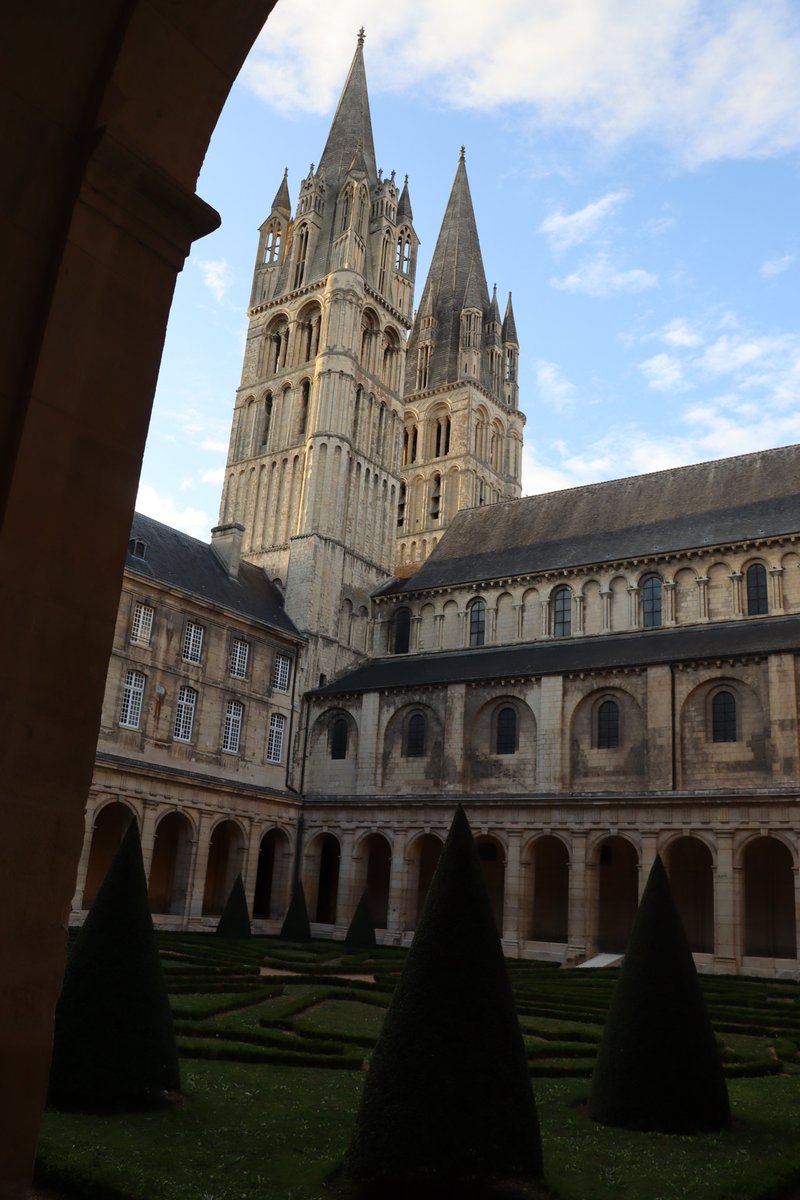BbCaen's tweet photo. #ISFP2022 Caen city all reception in the gorgeous "Abbaye aux Hommes", a place full of history and charm @Caenlamer @ViviensLab1 @ISFP_Official @ISFP_PA_2021 https://t.co/vwgOYoe5zz