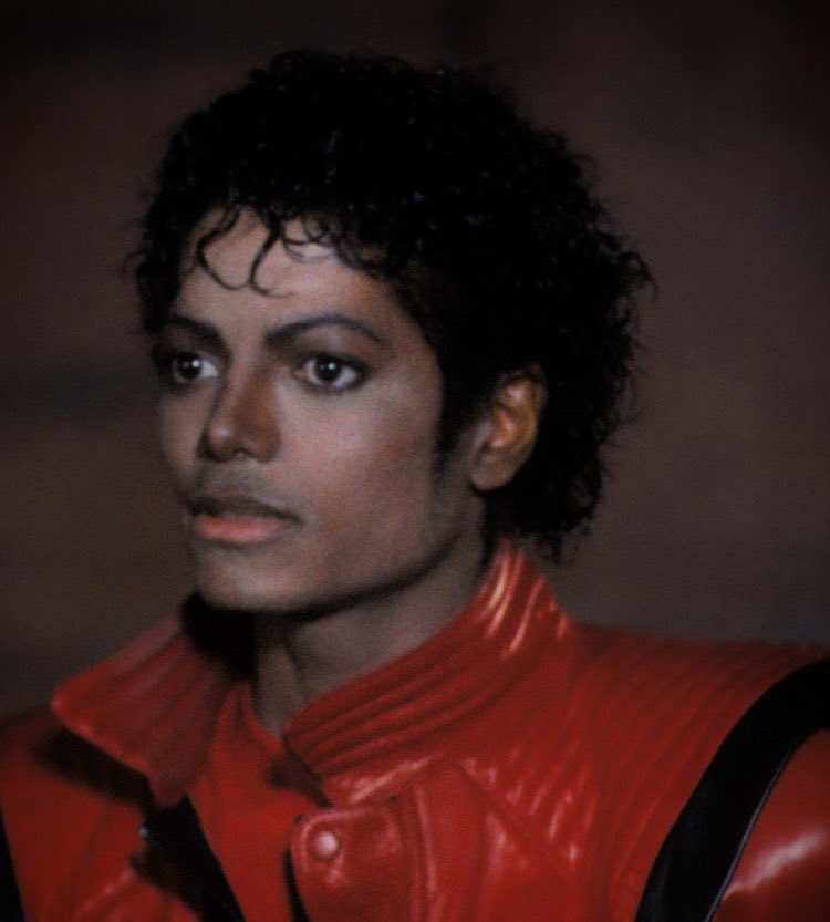 saraahhca's tweet photo. #Bad35 x #Thriller40, all in one year. https://t.co/MyzjlVQC02