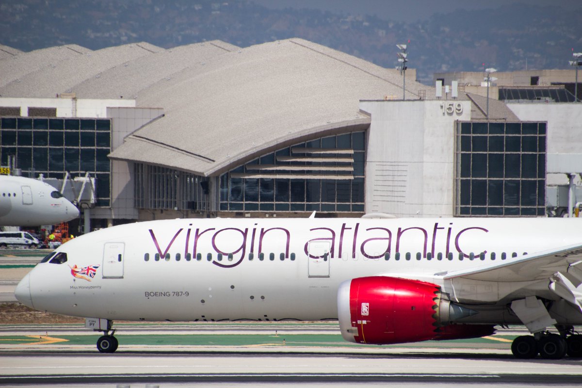OliwalkWalker's tweet photo. Incredible place at Clutter's park #FlyLAX #planespotting https://t.co/HDUHZIMBUc