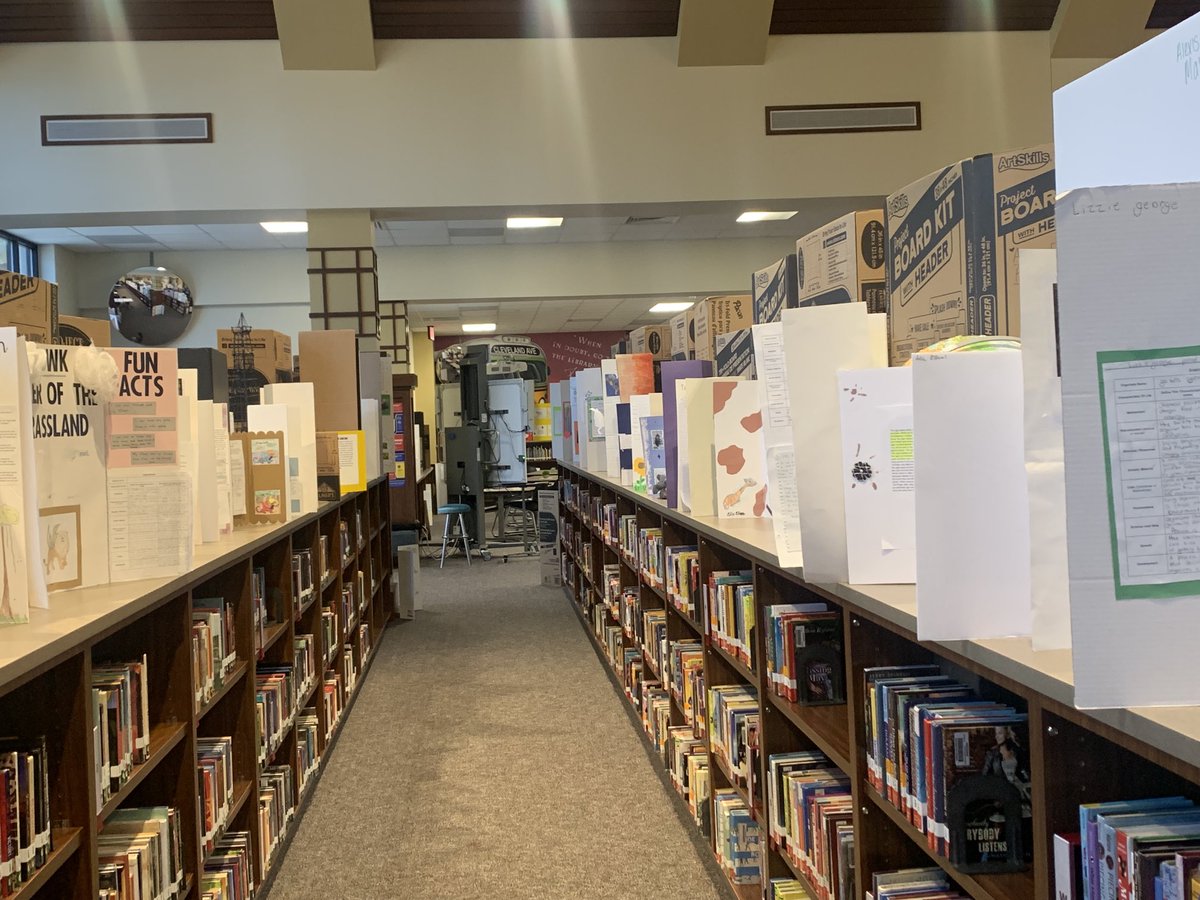 LibraryCPJHS's tweet photo. The 7th grade CPJH science teachers are amazing! I absolutely love this project, and I love that the students get to showcase their creations in the library! ⁦@CPJH7thSCIENCE⁩ #KnowYourImpact https://t.co/1lj0z5yDZZ