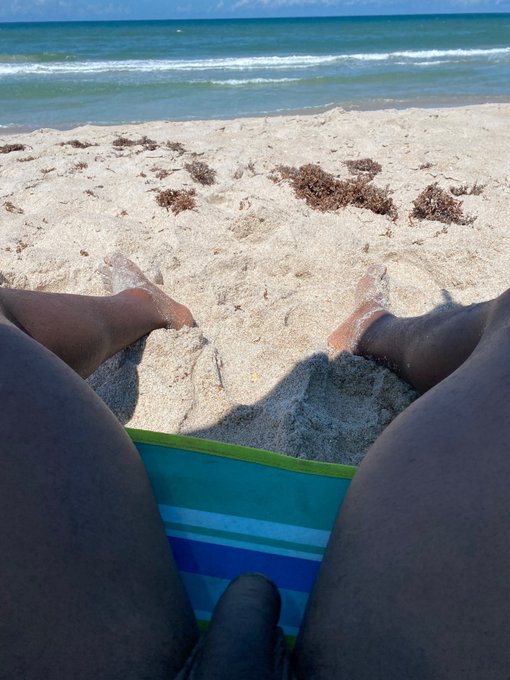 I love #playalinda its beautiful out here today #nudebeach #nude #public https://t.co/l5zZOjPuzt<a href="/tag/playalinda"class="tags">#playalinda</a><a href="/tag/nude"class="tags"><span>#nude</span></a><a href="/tag/public"class="tags"><span>#public</span></a><a href="/tag/nudebeach"class="tags"><span>#nudebeach</span></a>