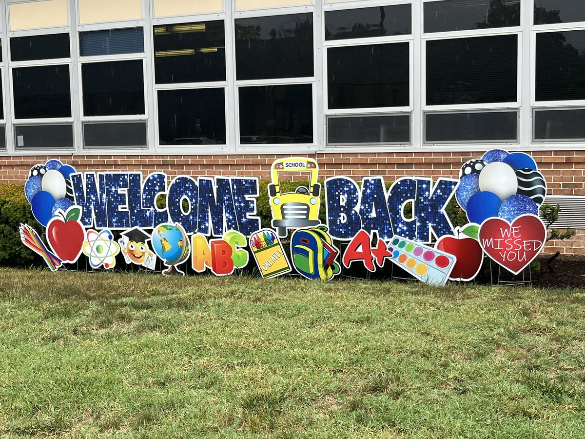 Welcome back to all of our Hawk students! We’re looking forward to a great year! #backtoschool #hawkshappening <a href="/MauriceHawkWWP/">Maurice Hawk School</a>