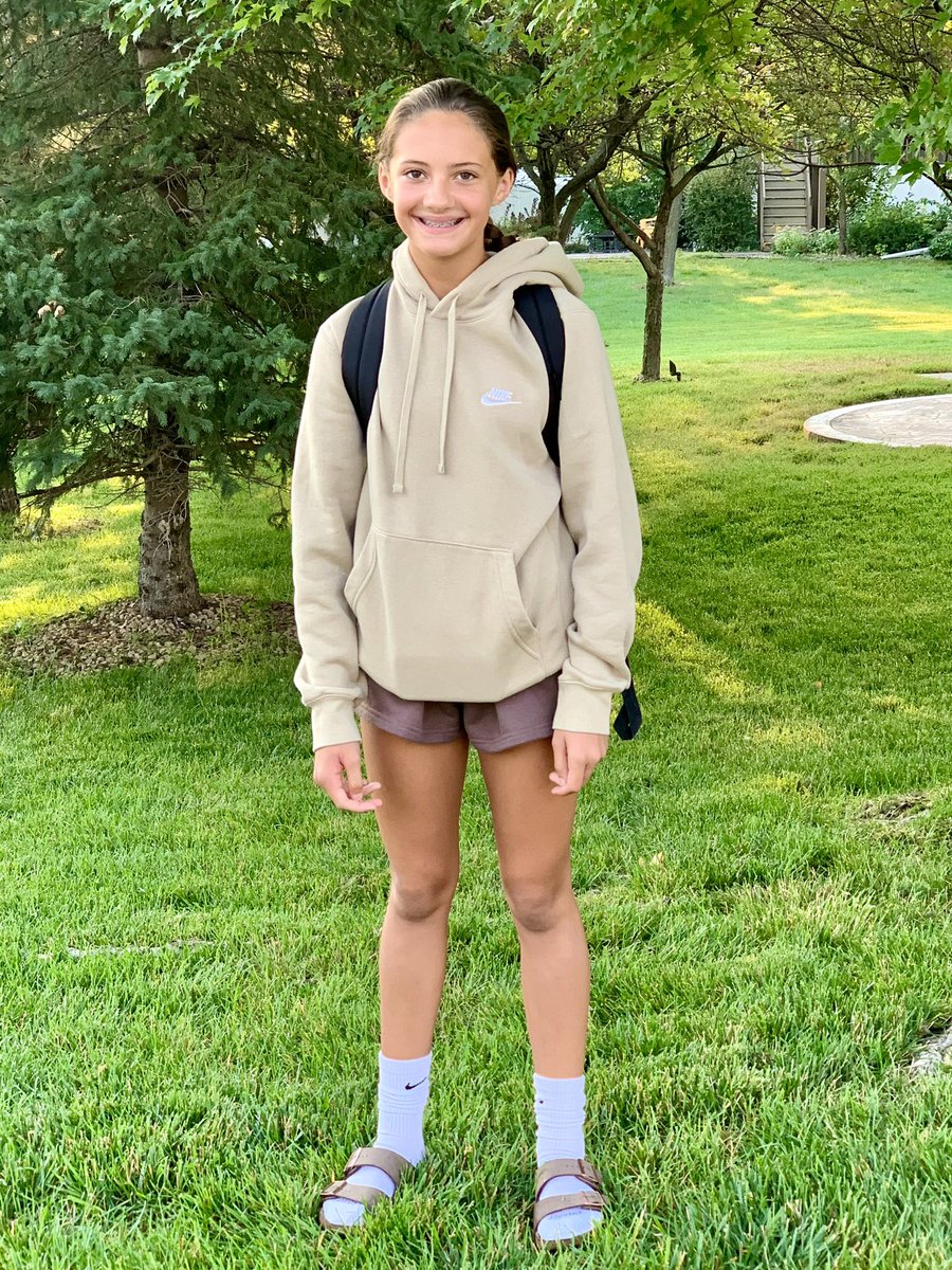 MarneyGellner's tweet photo. First day of high school (‼️‼️‼️) for our 9th grader ❤️ Back to middle school for our 7th grader ❤️ #mommycried #butinagoodway https://t.co/sutk2oaOmW
