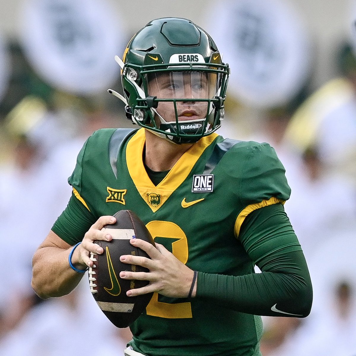 PFF College (@pff_college) on Twitter photo Highest-graded QB on throws 10+ yards:
๐ป Blake Shapen, Baylor - 97.0 Highest-graded QB on throws 10+ yards:
๐ป Blake Shapen, Baylor - 97.0