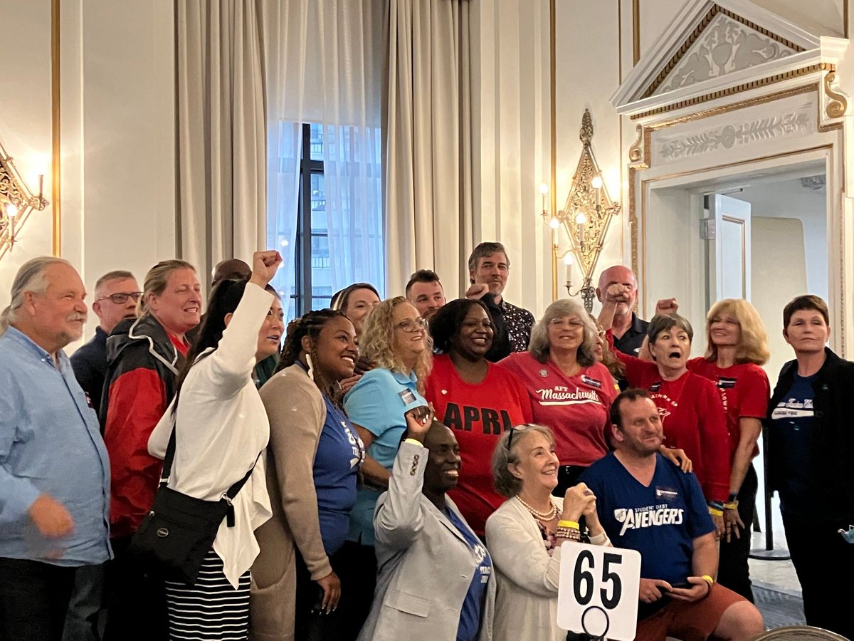 senjehlen's tweet photo. Hundreds of people gathered enthusiastically at Greater Boston Labor Council's Labor Day Breakfast to celebrate the resurgence of the labor movement. We heard worker leaders, #GBLC President Darlene Lombos, AG Healey, Mayor Wu, and Vice President Kamala Harris. https://t.co/yfxPOL04vh