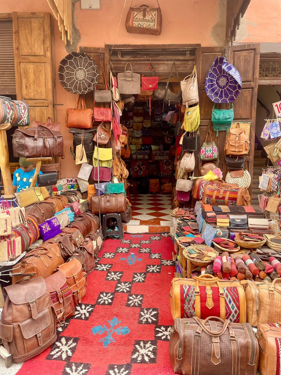 3ヶ月滞在したヨーロッパを出てついに中東 モロッコ🇲🇦マラケシュへ✈︎
ガラッと雰囲気変わってジャパン〜！コンニチハ〜！ゆうて一生みんな話しかけてくる😀
#ヨーロッパ周遊 #モロッコ