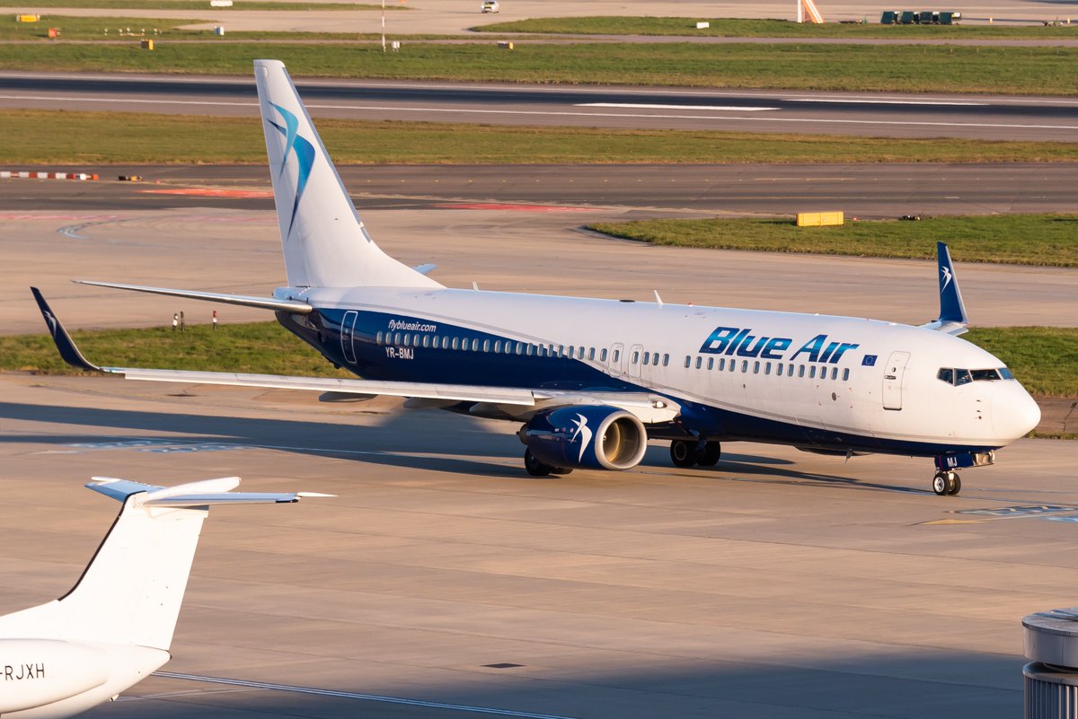 AvSourceNews's tweet photo. #BREAKING #NEWS | Chaos in Romania has emerged as Blue Air has been forced to suspend all operations until Monday over the non-payment of fines pertinent to flight cancellations.

Read more at AviationSource!

https://t.co/VVhA0igwVg

#BlueAir #Romania #AvGeek https://t.co/Wf3ed238lI