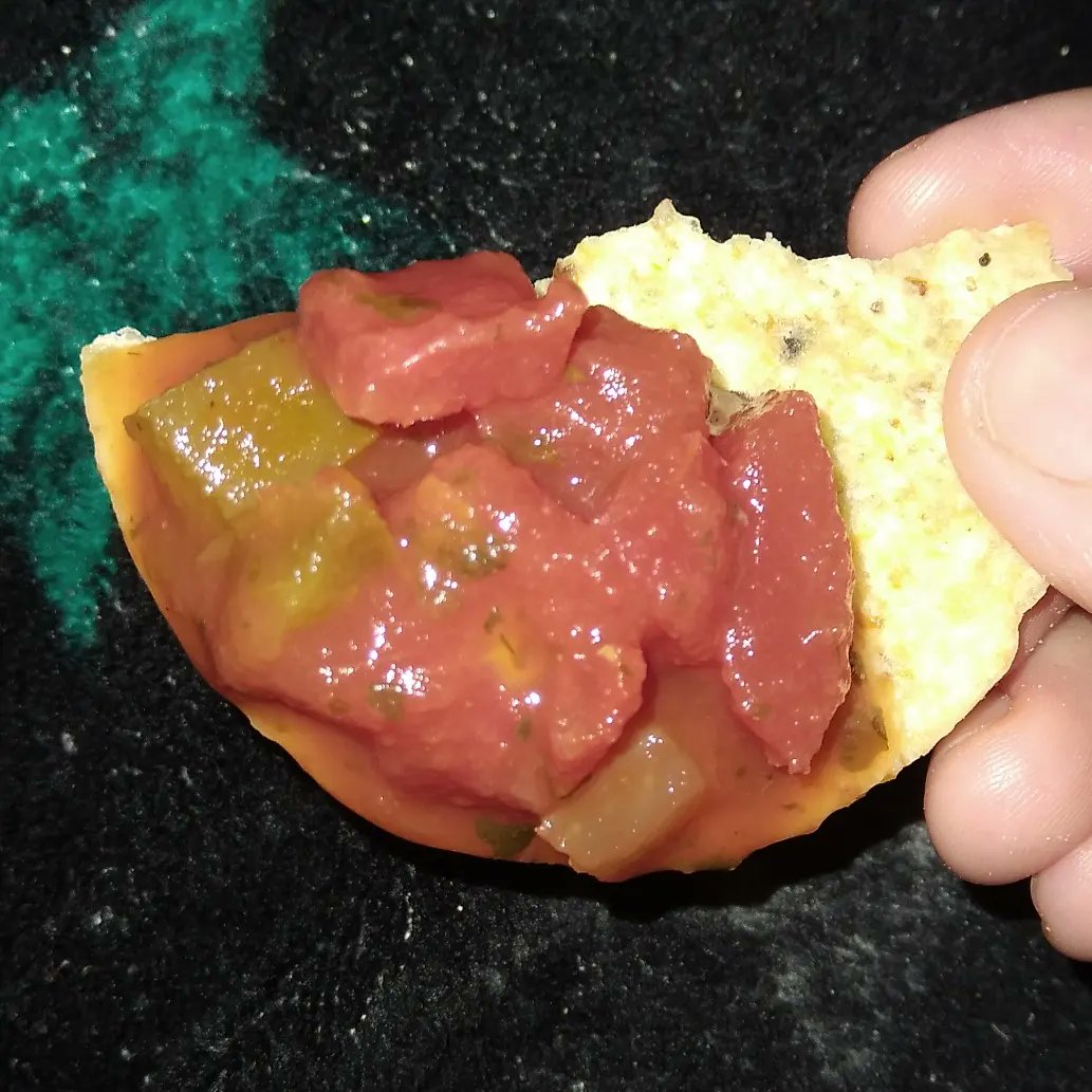 MiiSSjOkER_'s tweet photo. ❤ I love making tacos for dinner and any time I make tacos 🌮😋 I HAVE TO HAVE Chi-Chi's salsa! There's no salsa like it or better. It's the best!!! @CHICHISBrand #Chichis #salsa https://t.co/EiIbQlZp44