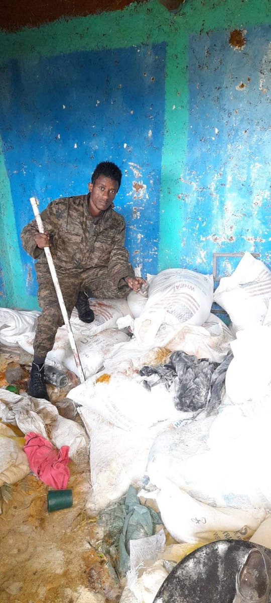 ወያኔ በምራባዊያን ዕርዳታ ነው የሚዋጋው። ይህ ዛሬ ከተደመሰሰው ምሽጋቸው የተገኘ ምስል ነው
#TPLFTerroristGroup 
#CNNSupportingTerrorism #CNNfaknews <a href="/POTUS/">President Donald J. Trump</a> <a href="/antonioguterres/">António Guterres</a> <a href="/StateDept/">Department of State</a>