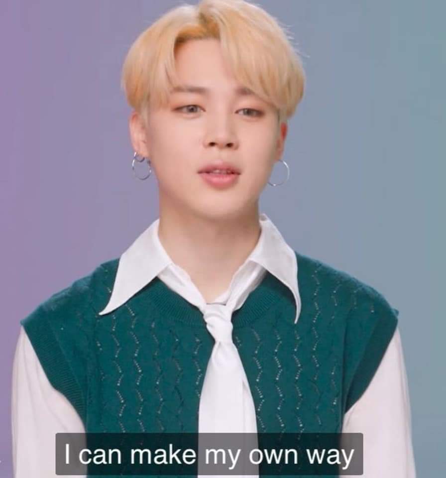 btswingsjm7's tweet photo. — Park Jimin una vez dijo: "yo puedo crear mi propio camino" cuanta razón tiene. El día de ayer la frase puesta en su cuello "Tailor of Chaos" (causante del caos) fue vista en su fotografías para su Photo folio y muchas personas se dieron a la tarea de buscar una referencia, [+] https://t.co/6x3Rxkw1mR