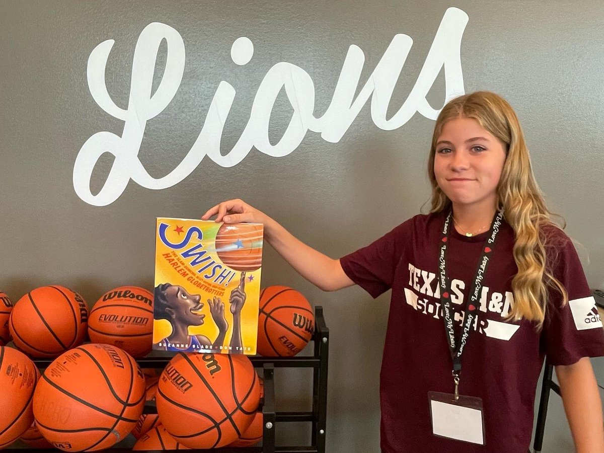 oakhillslions's tweet photo. Our Librarian, Ms. Smith,  introduced our Lions to the fascinating history of the Harlem Globetrotters with books &amp; video clips of their awesome 🏀 tricks. They even had the opportunity to try some of the tricks themselves! #LoveOurLions #LionsLearning #harlemglobetrotters🏀 https://t.co/gbnlweAE5t