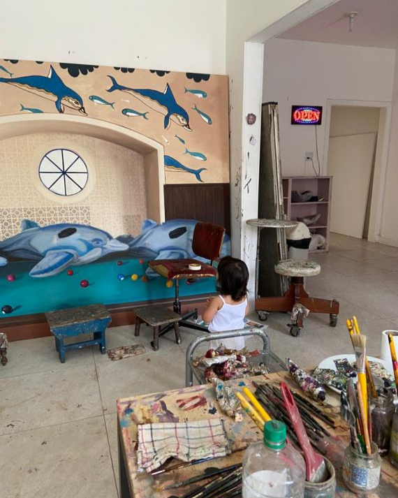 “Country Dolphins” comes to fruition as seen in this shot taken last year in Ana Elisa Egreja’s studio in São Paulo. The piece will be joined by other new work for Ana Elisa’s upcoming solo show titled, “Pink Habitats”.
Direktorenhaus Museum
Sept 14-28