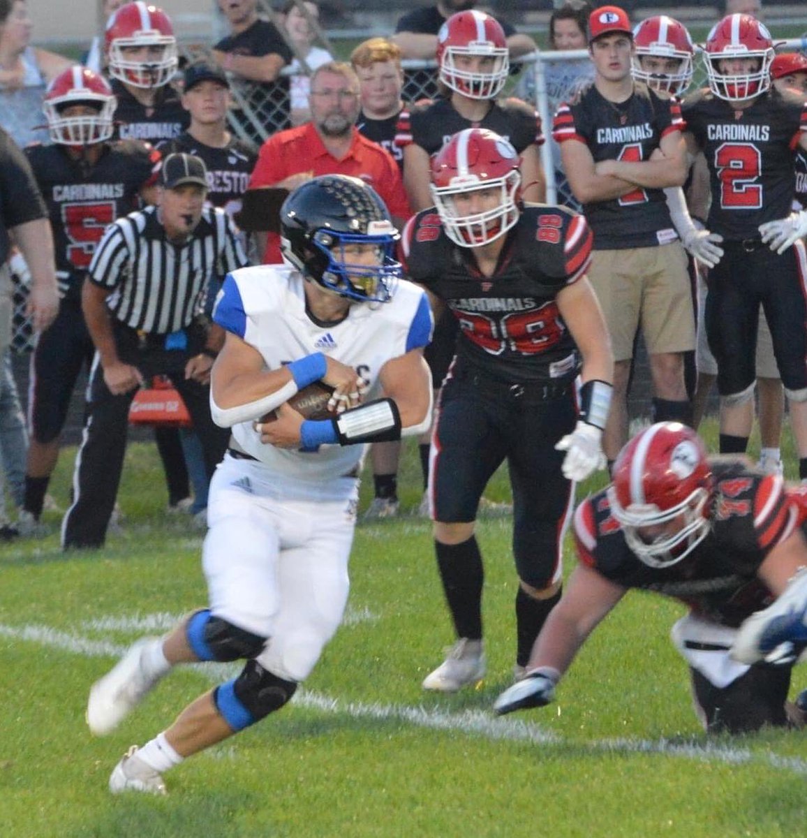DuPecRivermen's tweet photo. Two Rivermen were recognized by Big Radio 92.1 as players of the game on Friday night. 

Defensive POTG - @Kill_Will14

10 tackles (3 solo) &amp; controlled the edge all night!
Added 6 rec, 99 yds, 1 TD 

Offensive POTG - @ajmulcahy17 

12 rush, 138 yds, 2 TD
2 rec, 20 yds, 1 TD https://t.co/obEKDlYnws
