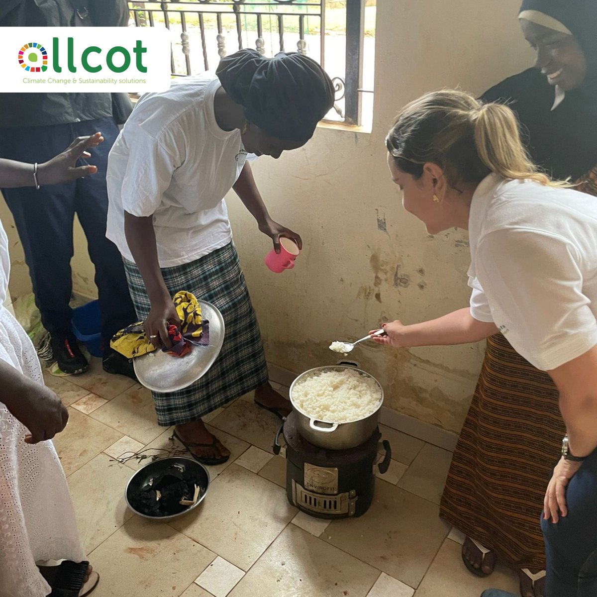ALLCOTGROUP's tweet photo. The participants of the "Fostering the Future of #CarbonProjects in Fairness and Equity" workshop (September 2-9 Senegal 🇸🇳) are enjoying the on-site visit of ALLCOT’s CPA #Cookstoves project ♨️ which aims to distribute #EfficientCookstoves in #LocalCommunities. https://t.co/13OOiS5APs