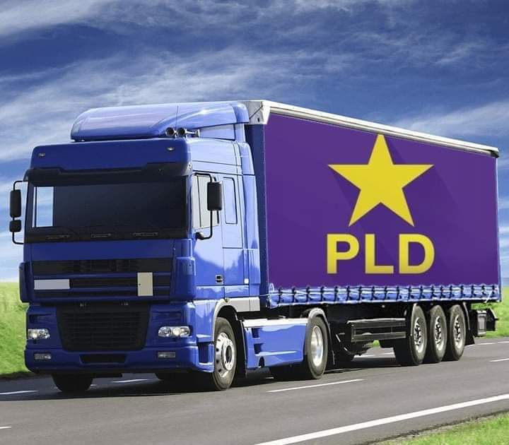 franchiscastill's tweet photo. Cuando un PRM te diga que el PLD se robó todo no discutir con ignorantes, muestrale las obras de gobierno del PLD y sigue tu camino.
Y no olvides pedirle que por favor te muestre las de su gobierno.
Seguramente te presentará un Pico y una Pala🤭
#PldEsProgreso
#VolvemosEnEl24 https://t.co/NN80vSYUpQ