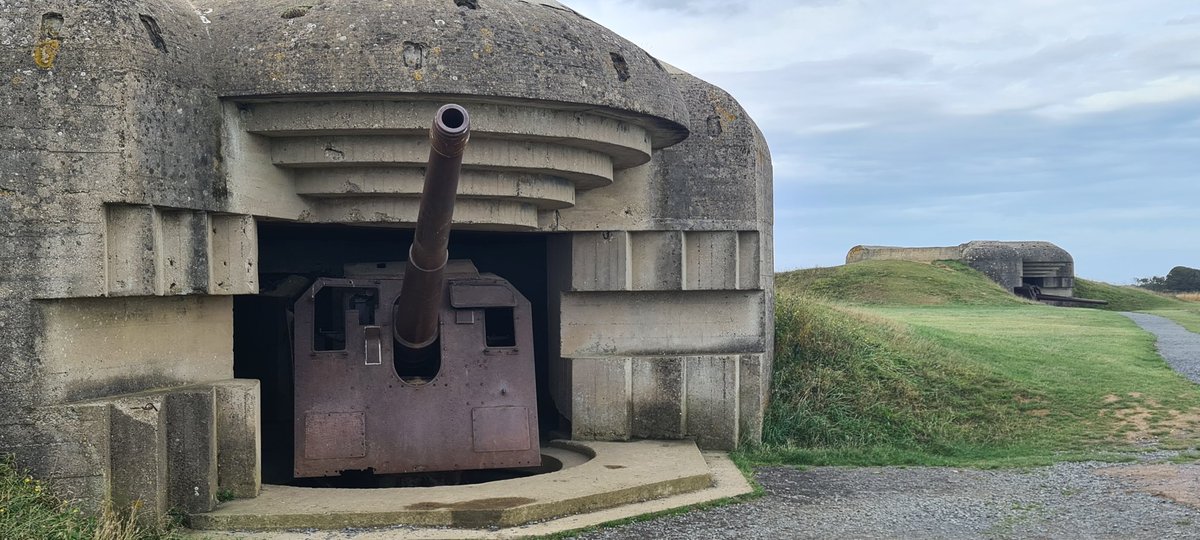 BBTLLP's tweet photo. A fantastic day as we moved from the #British view into the #American sector with stops & talks on amongst others, defense at #LonguesSurMer #German battery, the new #British #Normandy #Memorial,attacks at #PointeDuHoc & a visit to the stunning #American #Cemetery at #Omaha https://t.co/QgjVDUr8Yi