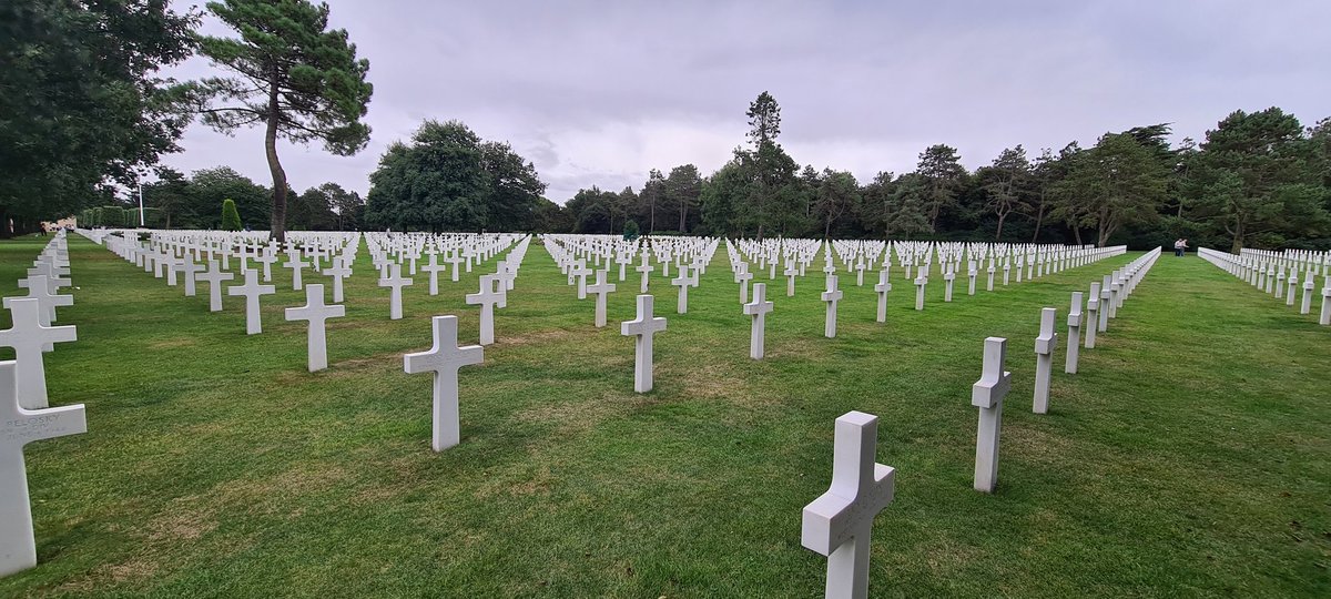BBTLLP's tweet photo. A fantastic day as we moved from the #British view into the #American sector with stops & talks on amongst others, defense at #LonguesSurMer #German battery, the new #British #Normandy #Memorial,attacks at #PointeDuHoc & a visit to the stunning #American #Cemetery at #Omaha https://t.co/QgjVDUr8Yi