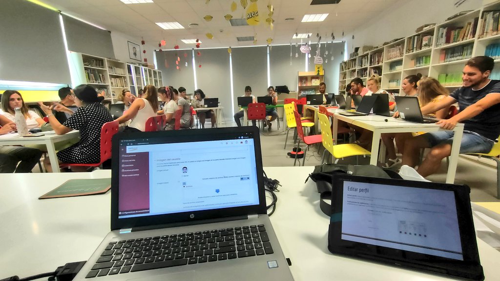 cpejea's tweet photo. El CEIP Cervantes de #Ejea se forma en #Aeducar en una actividad adelantada. Una sesión de introducción para muchos y una primer acercamiento para otros.

@dgafprofesorado @tonimartinez24 @gustarcef @diegoarroyom https://t.co/Wuqb7kxRQH