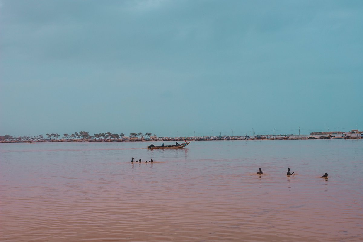 AfricaTourismS1's tweet photo. Hello! Pourriez-vous deviner le nom de cette ville ? Qu'est-ce qui fait sa particularité ?
#africatourismsolutions #xamsadekk #saintlouis #ndar #ndarguedj #excursion #fleuvesenegal #caleche #dakar #senegal #afrique #westafrica #visitsenegal #visiterlafrique #visiterlesenegal https://t.co/JcBmzXcw59