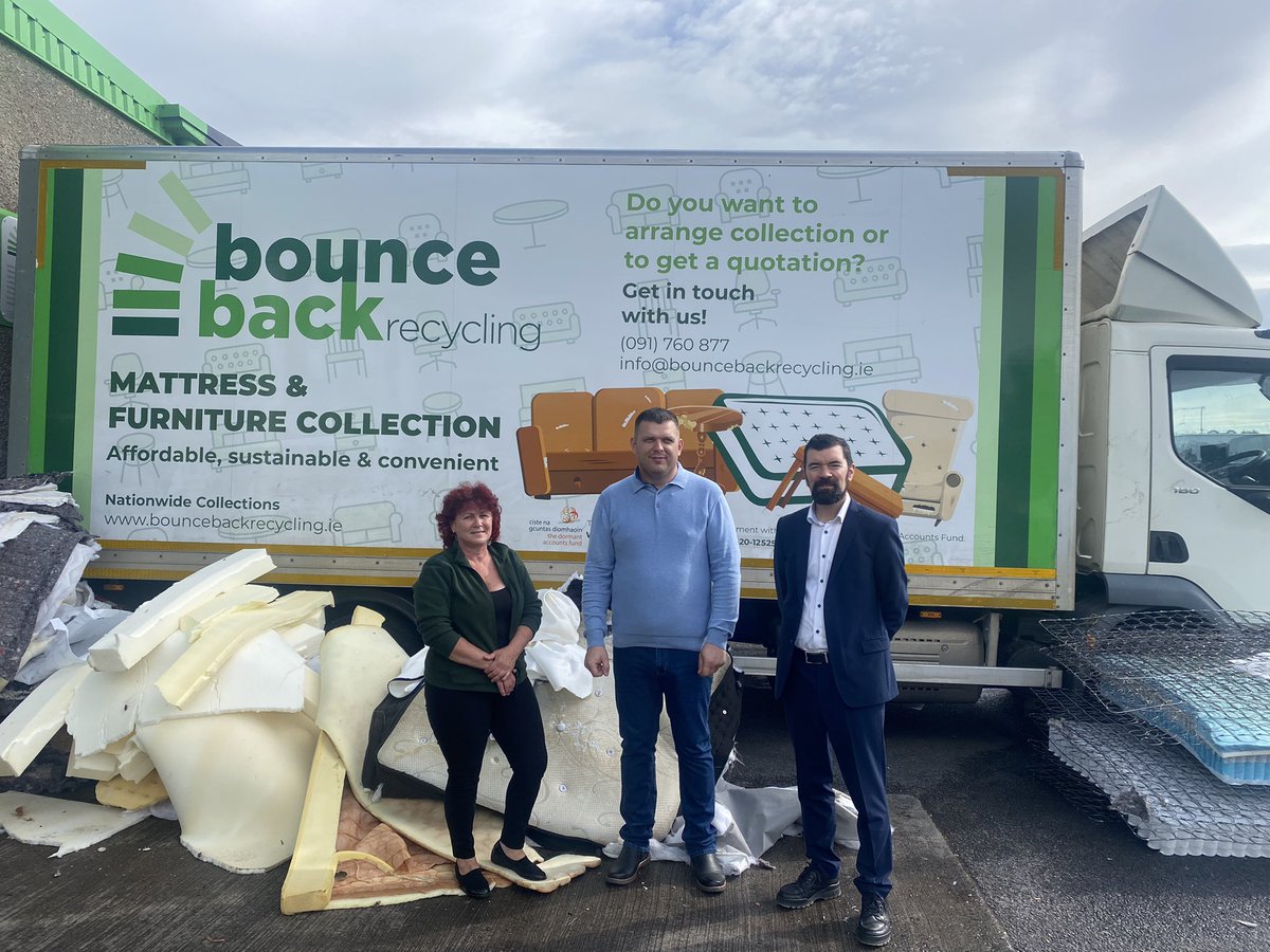 joefingalgreen's tweet photo. 2nd visit was to extremely impressive @bouncebackrecyc operation where manager @MartinWard_BBR &amp; his team are providing Traveller employment, reducing waste &amp; providing sustainable alternatives. A hugely successful social enterprise model with a great team &amp; ethos. https://t.co/r7kbhCEqDc