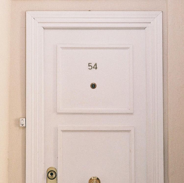 LaPeliculera's tweet photo. Hace unos días anunciábamos la apertura de nuestro nuevo espacio La Peliculera 54: un estudio donde acogeremos nuevos tipos de talleres, charlas, presentaciones y demás actividades 💖

Y hemos creado una Newsletter para anunciaros las novedades que vienen:
https://t.co/2WAyz1nvb8 https://t.co/KZq2yzrFLJ