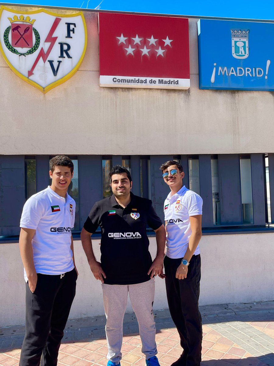 مبارك العجمي 19 سنة لاعب السالمية ( يمين الصورة )
- عبدالله الهاجري 16 سنة حارس مرمى نادي الكويت ( يسار الصورة ) ، يتوجهان الى مدريد لخوض تجربة احتراف مع نادي رايو فاليكانو الاسباني.
#الديربي