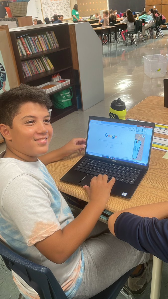 6PGators's tweet photo. Working on our Time Capsule Projects! https://t.co/FQuBFbyjZU