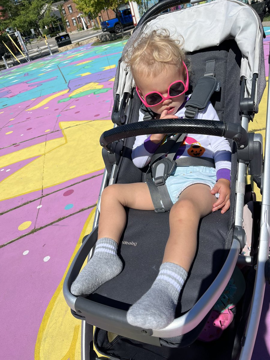 AmandaBlake9's tweet photo. Just like the man himself, @AaronRodgers12, my daughter is unapologetically authentic 💛💚 @nfl @NFLCanada @barstoolsports #countingdowngameday #GoPackGo @packers https://t.co/mrAsn9jHCF