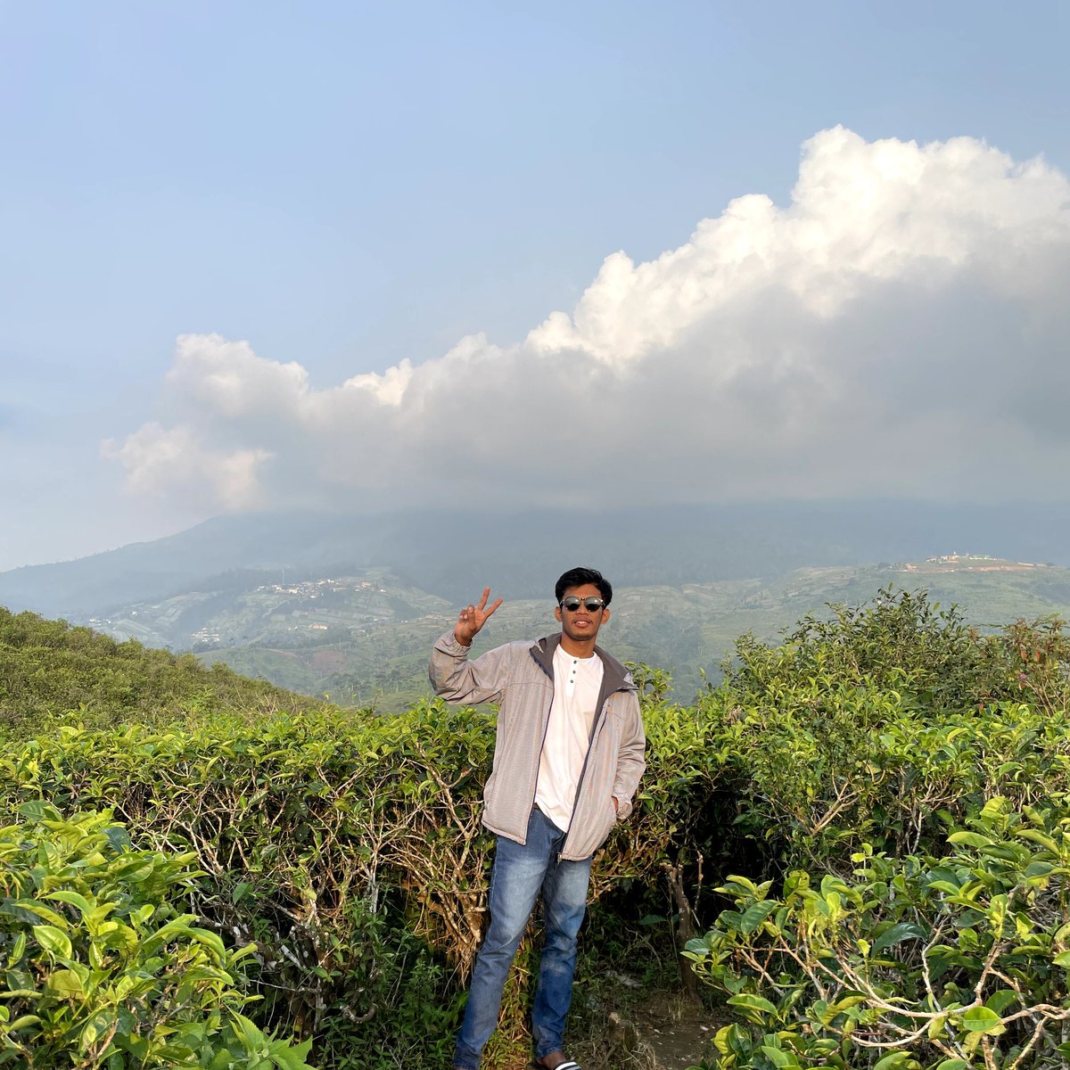 bhayu_RA's tweet photo. I'm no superhero, sometimes I need to take time off to get inspired and sometimes I just need to live.
I'm human too.
#P150X
#selasavespa
#vespa https://t.co/ddyhWKWI1o