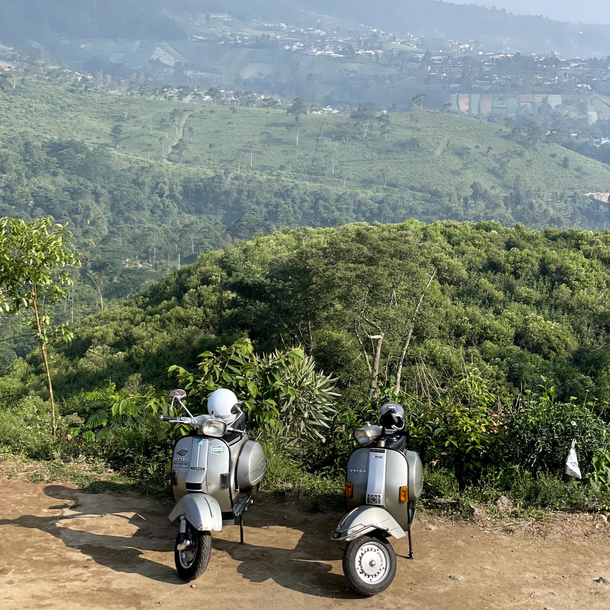 bhayu_RA's tweet photo. I'm no superhero, sometimes I need to take time off to get inspired and sometimes I just need to live.
I'm human too.
#P150X
#selasavespa
#vespa https://t.co/ddyhWKWI1o