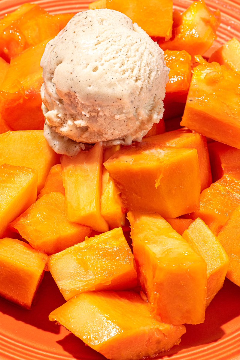 EatNoBull's tweet photo. Simple and sweet—and SO good to eat! Happy National Papaya Day! Add a scoop of your fav NO BULL flavor to a serving of fresh fruit. 

#papaya #fruit #healthyfoodie #healthyfoodies #fitfoodie #fitfoodie #vegan #plantbased #eatnobull https://t.co/8QY7pJMOen