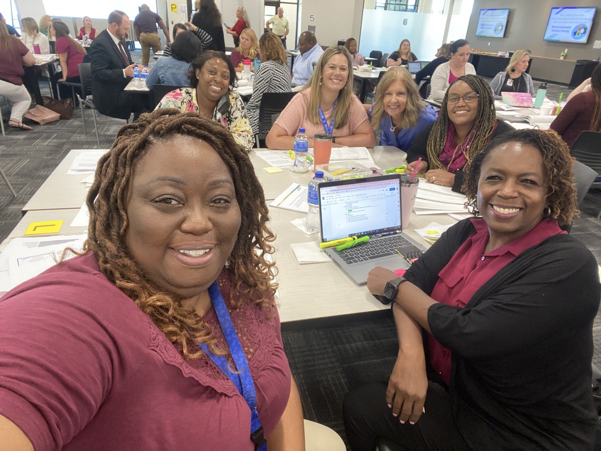 JRThompsonES's tweet photo. Leadership PLC Collaboration at its finest!
#believeinmesquite #ThompsonTruth https://t.co/NNvHLcrMHq