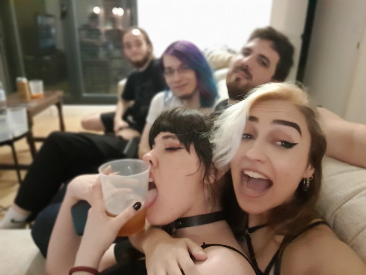 Contexto: xd 

 <a href="/SrOnion_/">SrOnion</a> <a href="/KadulTIME/">🎮𝕂𝔸𝔻𝕌𝕃𝕋𝕀𝕄𝔼🎮</a> <a href="/Hirakitoo/">Er niño cocas</a> <a href="/Pacog88YT/">Pacog88YT</a> <a href="/CreatorOfAliens/">Tainted Pat</a>