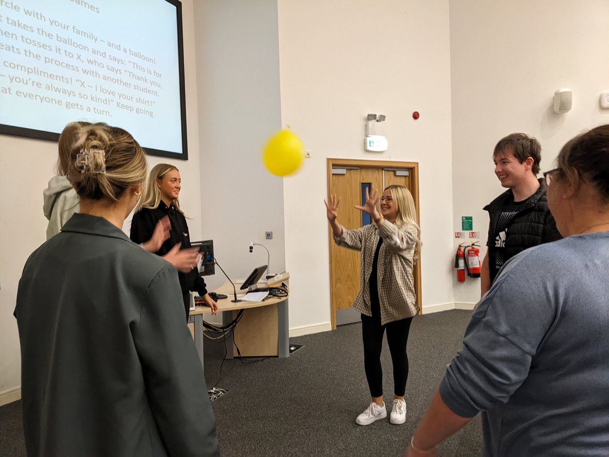 Lindabell15's tweet photo. Great to see our BA3 Education students back on campus @UniWestScotland and enjoying their induction session! #UWSBAEd https://t.co/DgIFFQqjgy