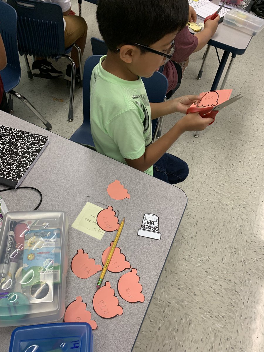 DaeshaEllison's tweet photo. All the ‘cool’ leaders know how to order numbers from greatest to least.     
@plumcreekelem #lockedonexcellence https://t.co/jT4VboLIMJ