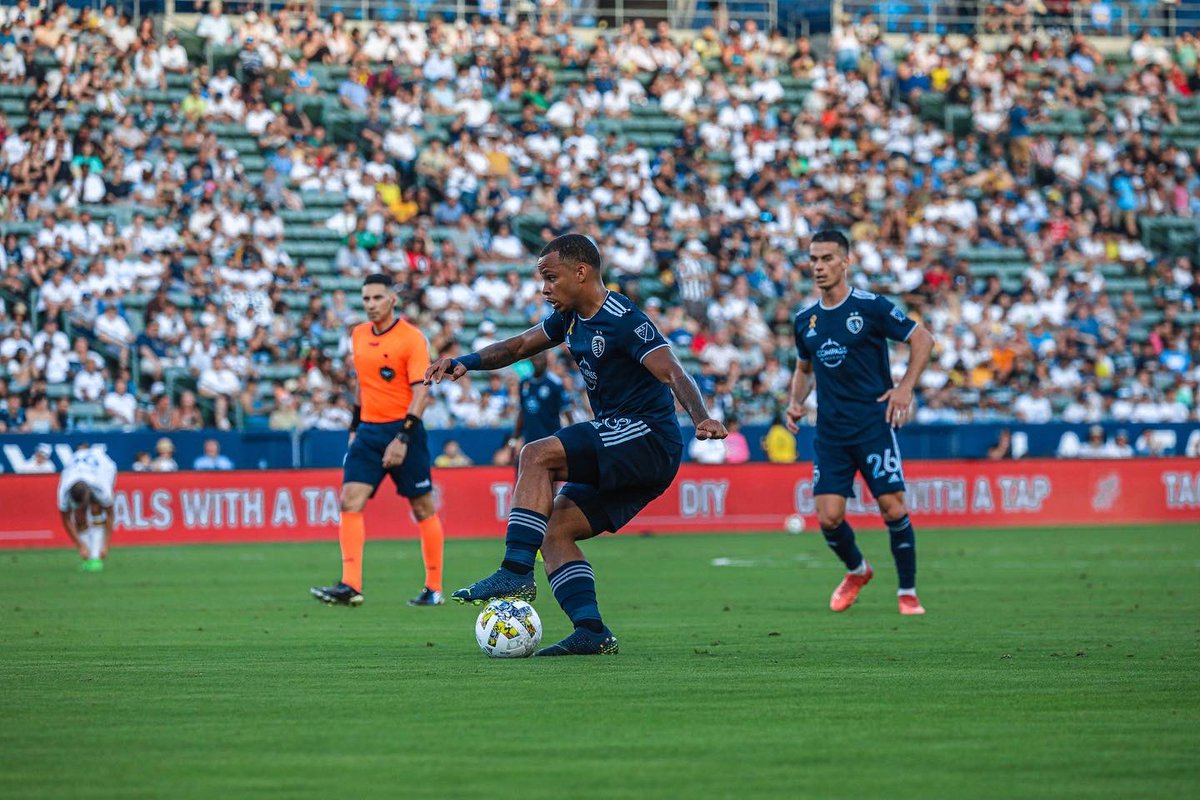 Ndenbe22's tweet photo. ⚡️⚡️ #LN22 #TrustTheProcess https://t.co/Dm7aLmOT2j