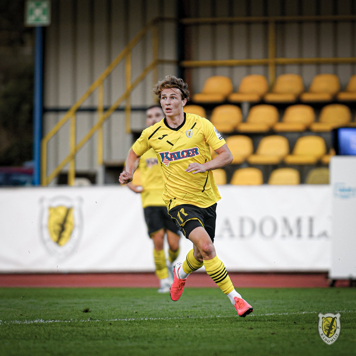 NKRadomlje's tweet photo. 📸 | NK Radomlje - NK Bravo 1:1 ⚽️

Debi za Samsondina Oura in @korun_88 👏 ter povratek Andreja Pogačarja 💪

💛🖤

#hocemozmoremosmo https://t.co/QY33HejpiS