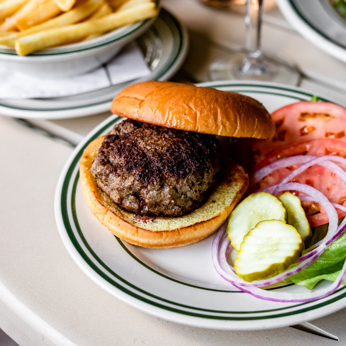 It's the Texas Wagyu patty for us! Bite in to our delicious burgers today.

#berghospitality #bblemon