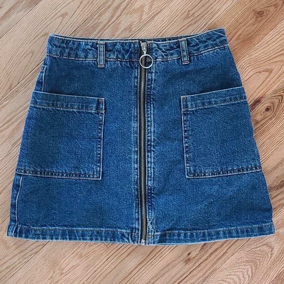 bobalerio's tweet photo. So good I had to share! Check out all the items I'm loving on @Poshmarkapp #poshmark #fashion #style #shopmycloset #topshop #obermeyer: https://t.co/e4qmmrlDfQ https://t.co/lVsOCS0Kg9