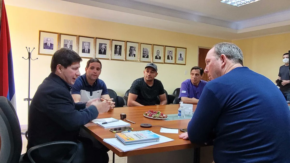colovancsik's tweet photo. Reunión de trabajo en el ministerio de Salud de la Provincia para coordinar y trabajar mancomunadamente.
.
.
#CuidarAMisiones
#Misiones
#deportes
#hcdposadas https://t.co/JxfC9nJWgO