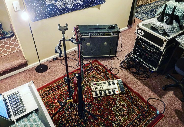 Ontologics's tweet photo. Dungeon stuff #Guitars #Practice #LPs #Stno #Dfh #Httor https://t.co/bIfLn55Ork